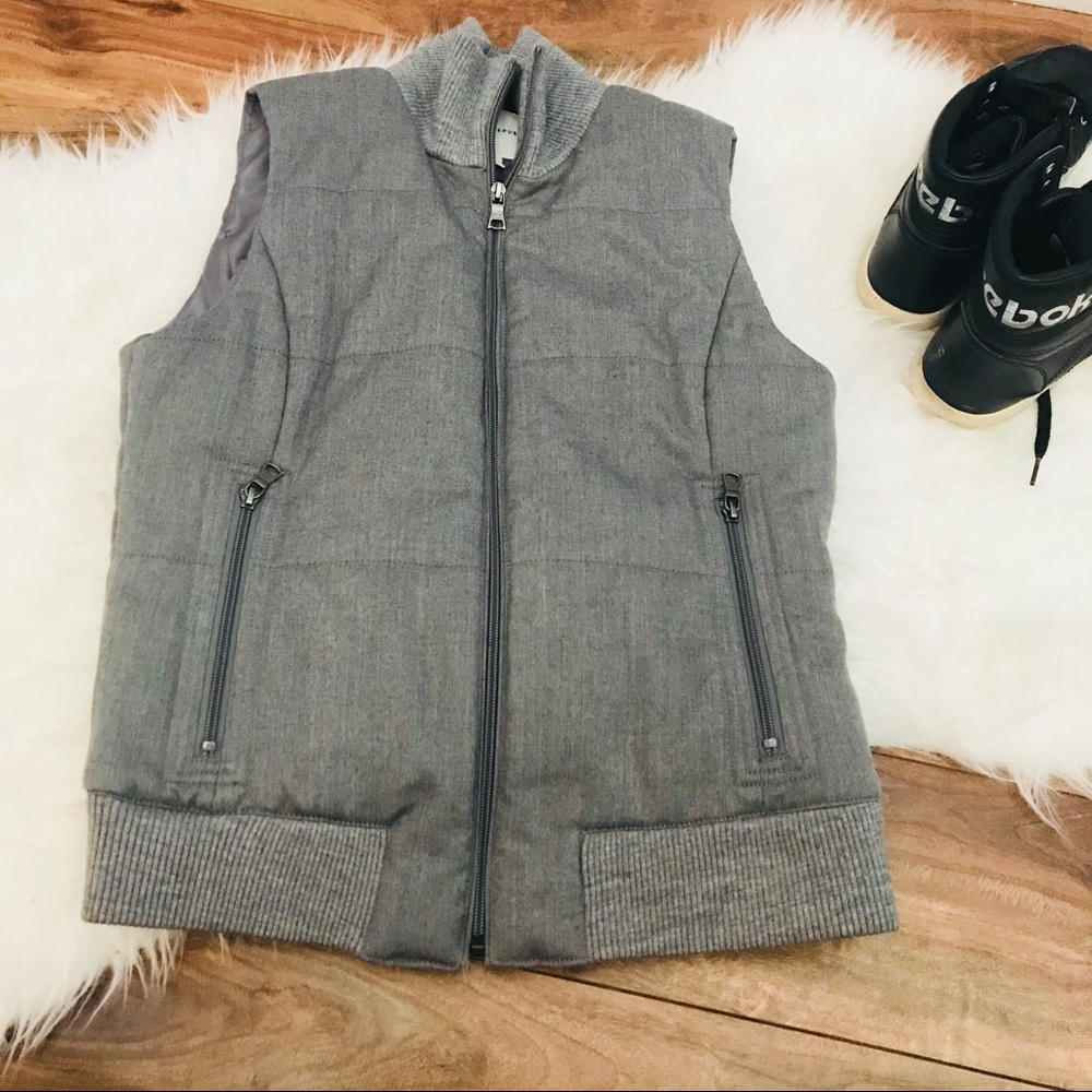 Banana Republic Grey Puffer Vest Small NWOT